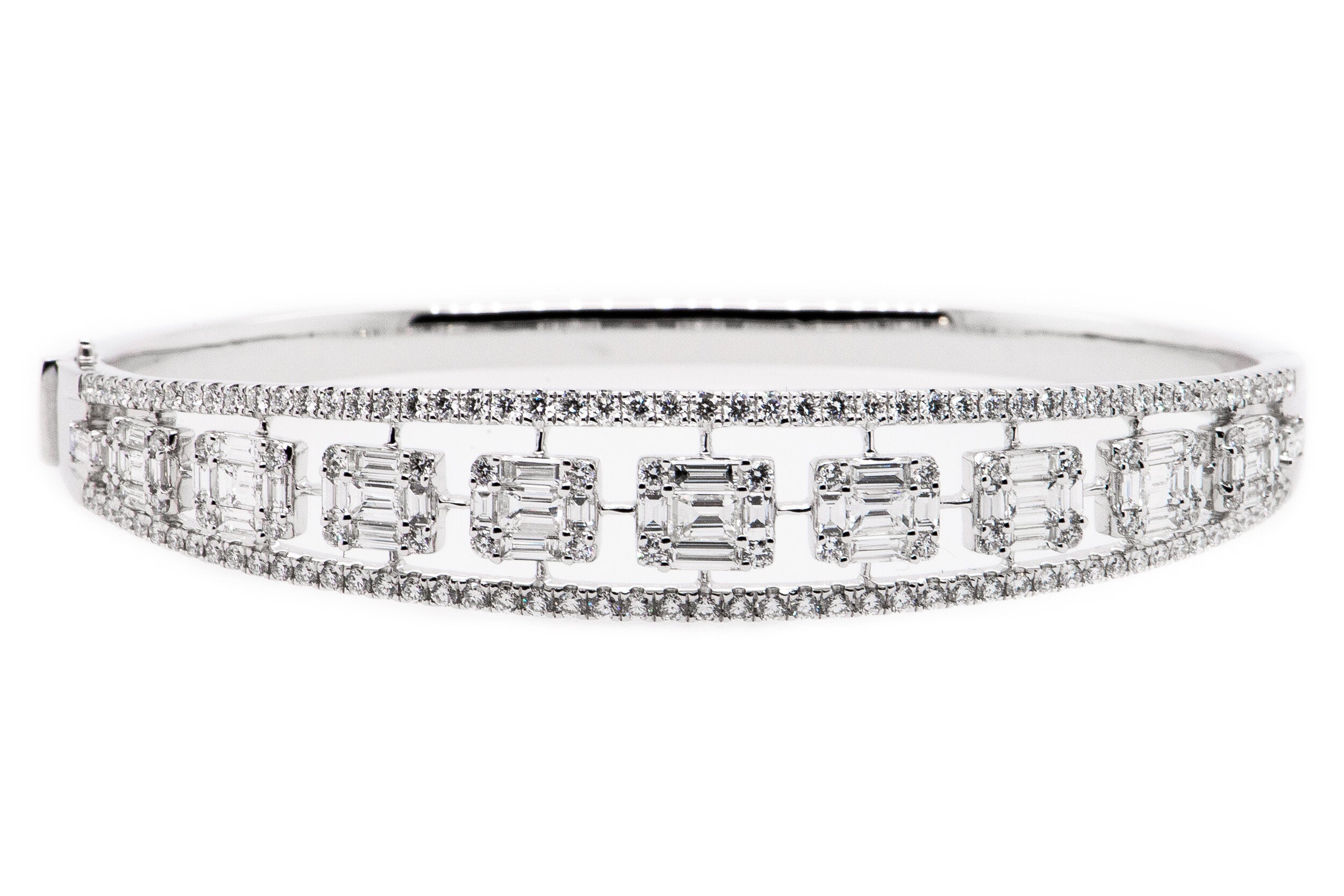 18 Karat 3.40ct Multi Row Diamond Bangle Bracelet