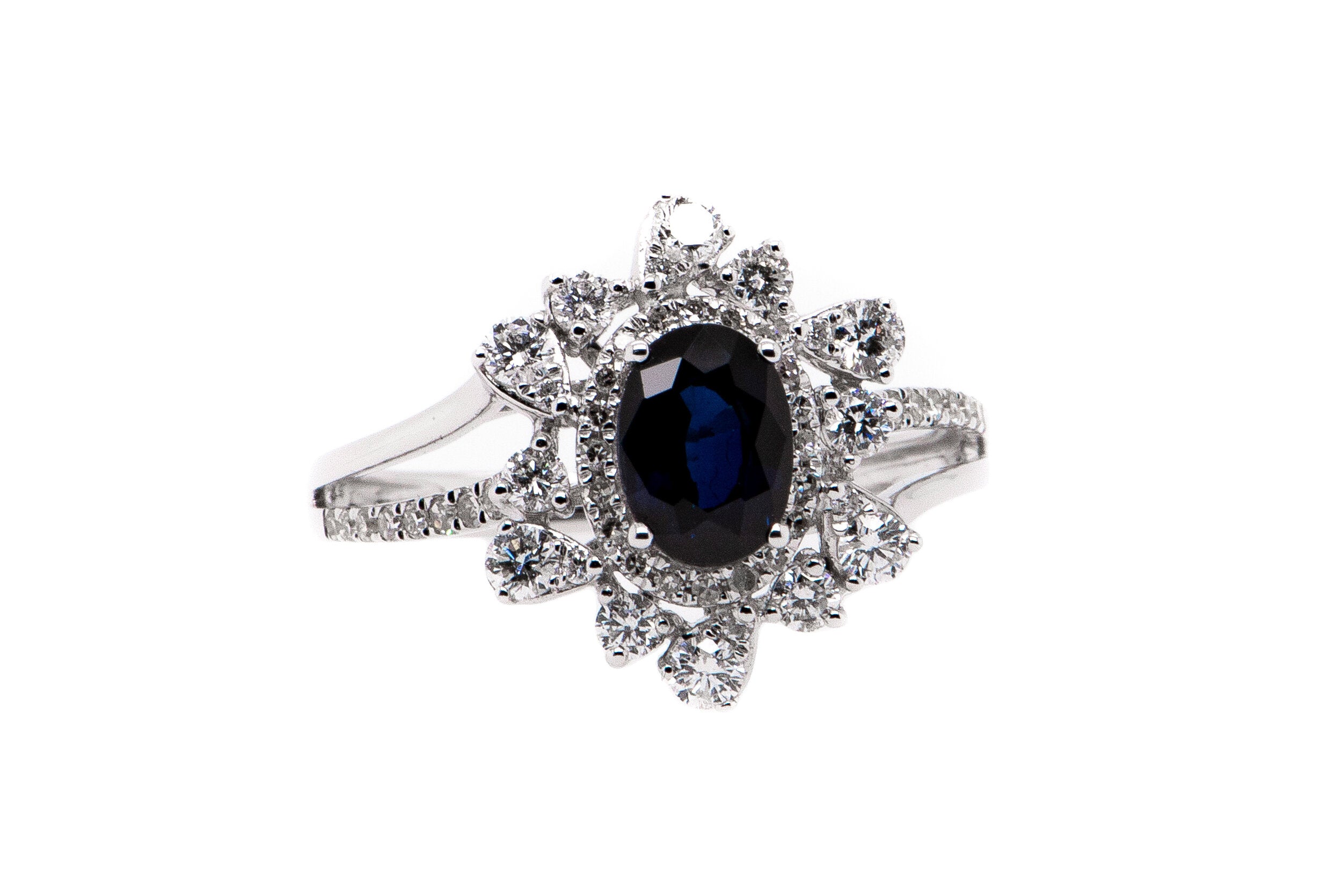 Oval Sapphire and Diamond ring (DRCS3467)