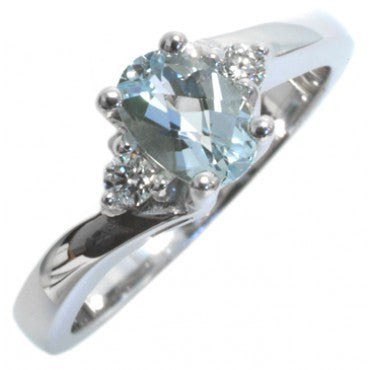 Oval Aquamarine and Diamond ring