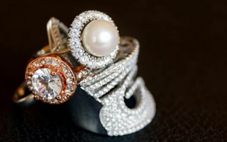 Why Does Some Jewelry Turn Your Skin Green – Things to Take Care Of
