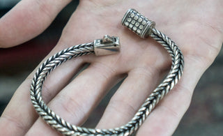 Top John Hardy Jewelry Pieces for Summer 2025