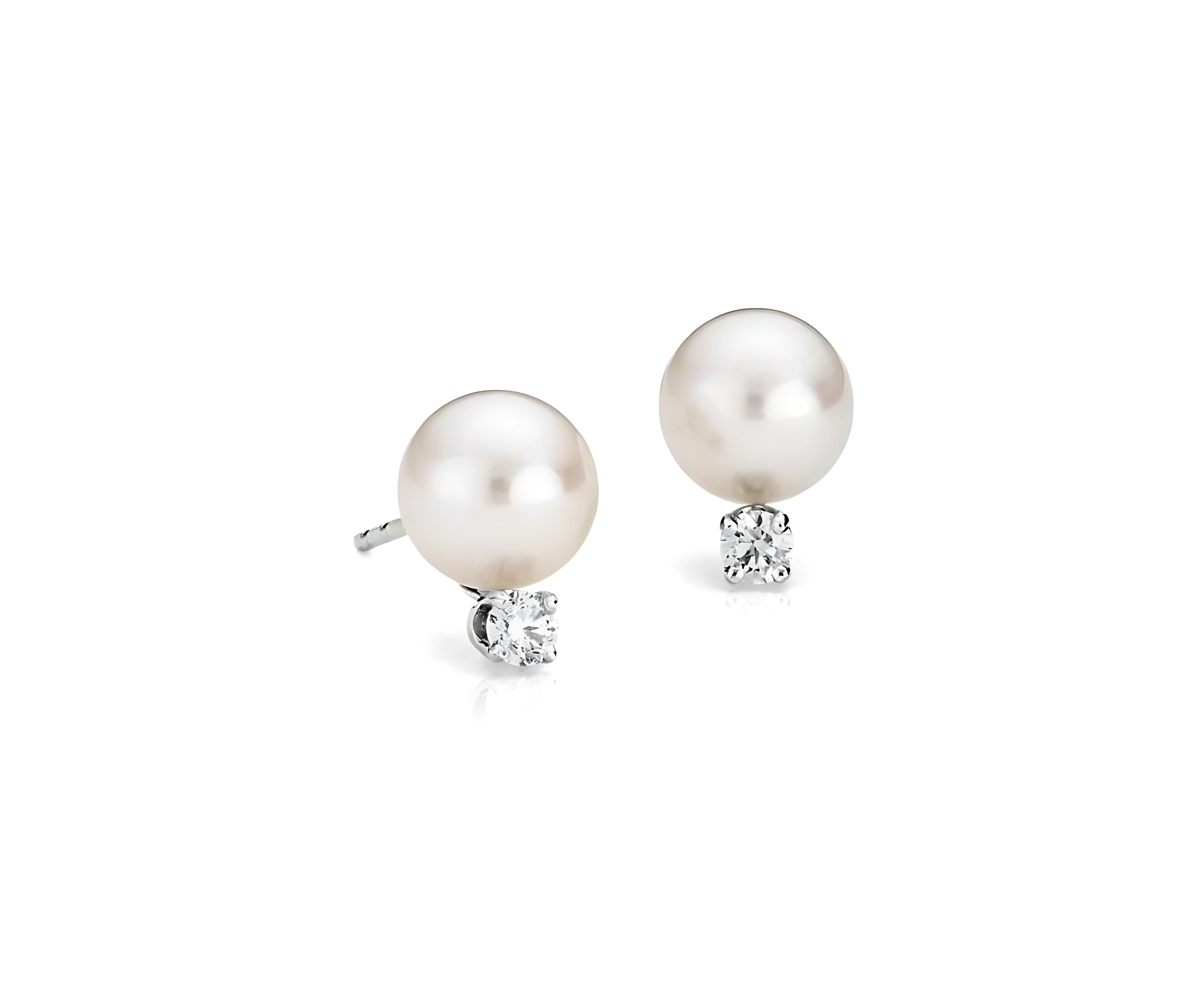 Pearl Stud Earrings with Diamond