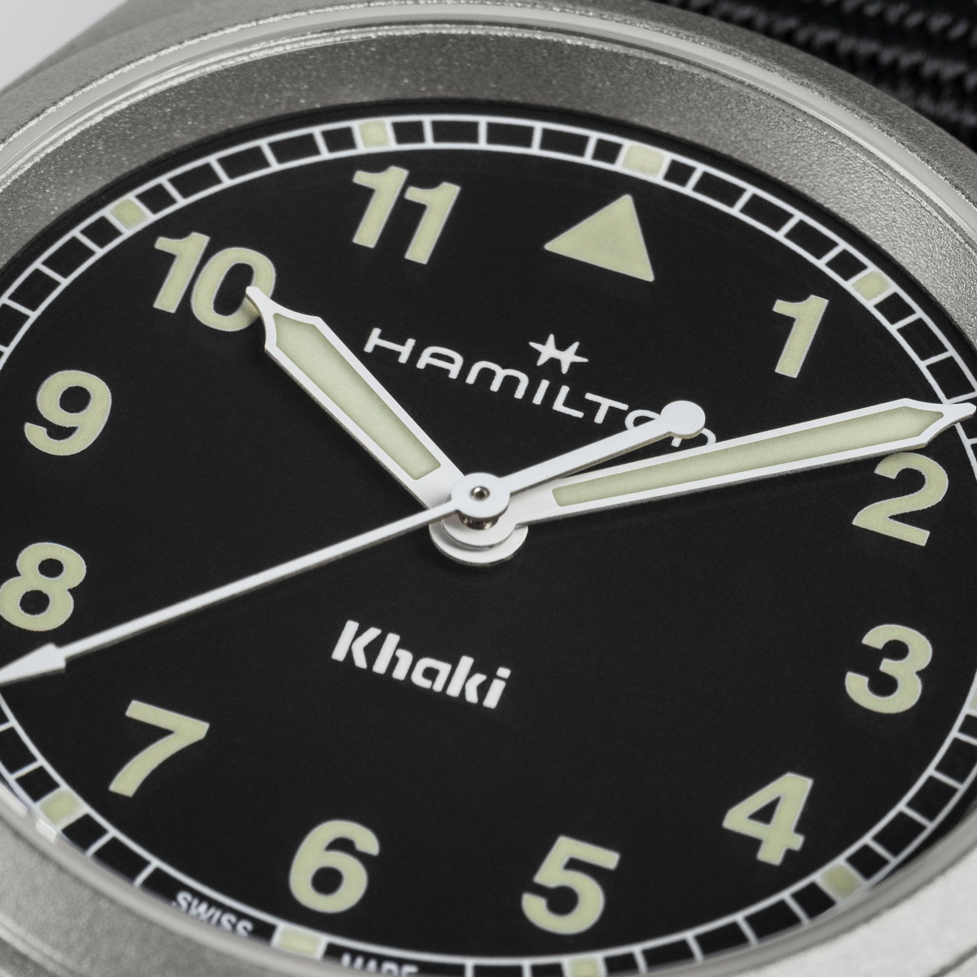 hamilton-quartz-33mm-h69301430