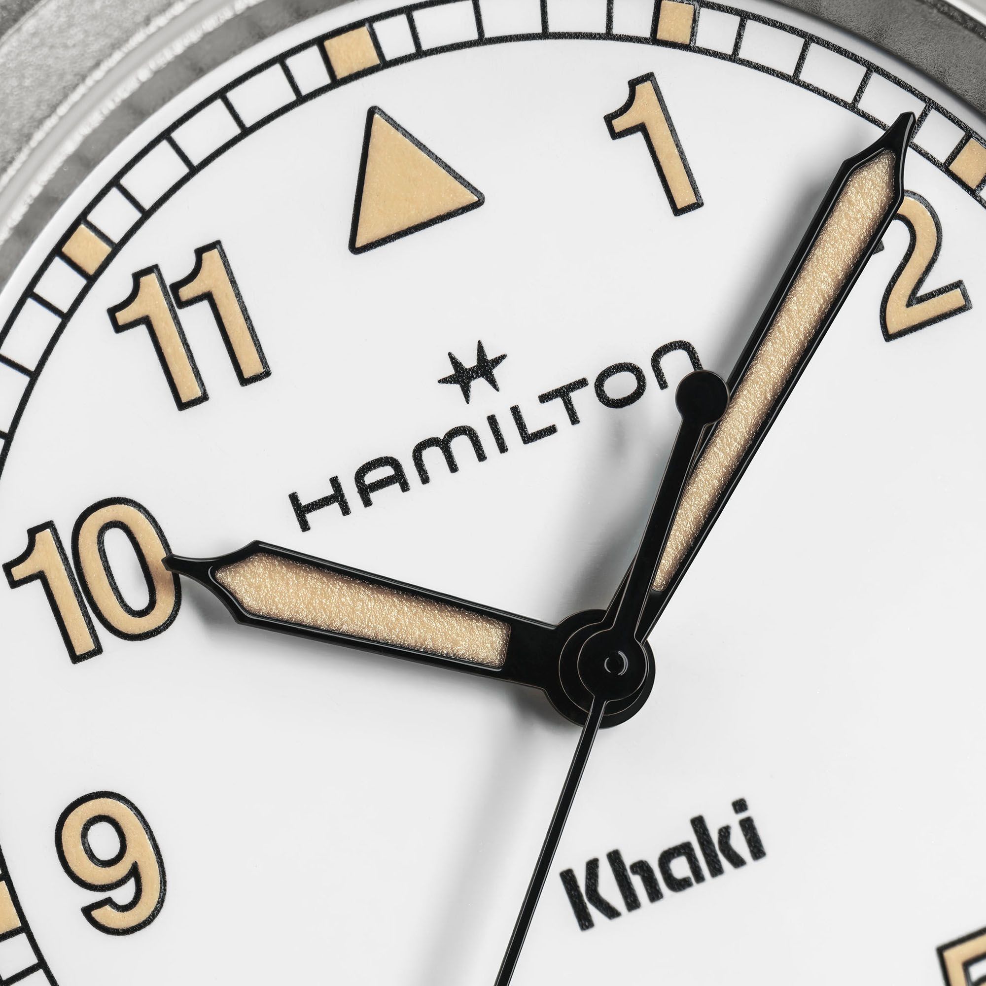 hamilton-quartz-33mm-h69301910