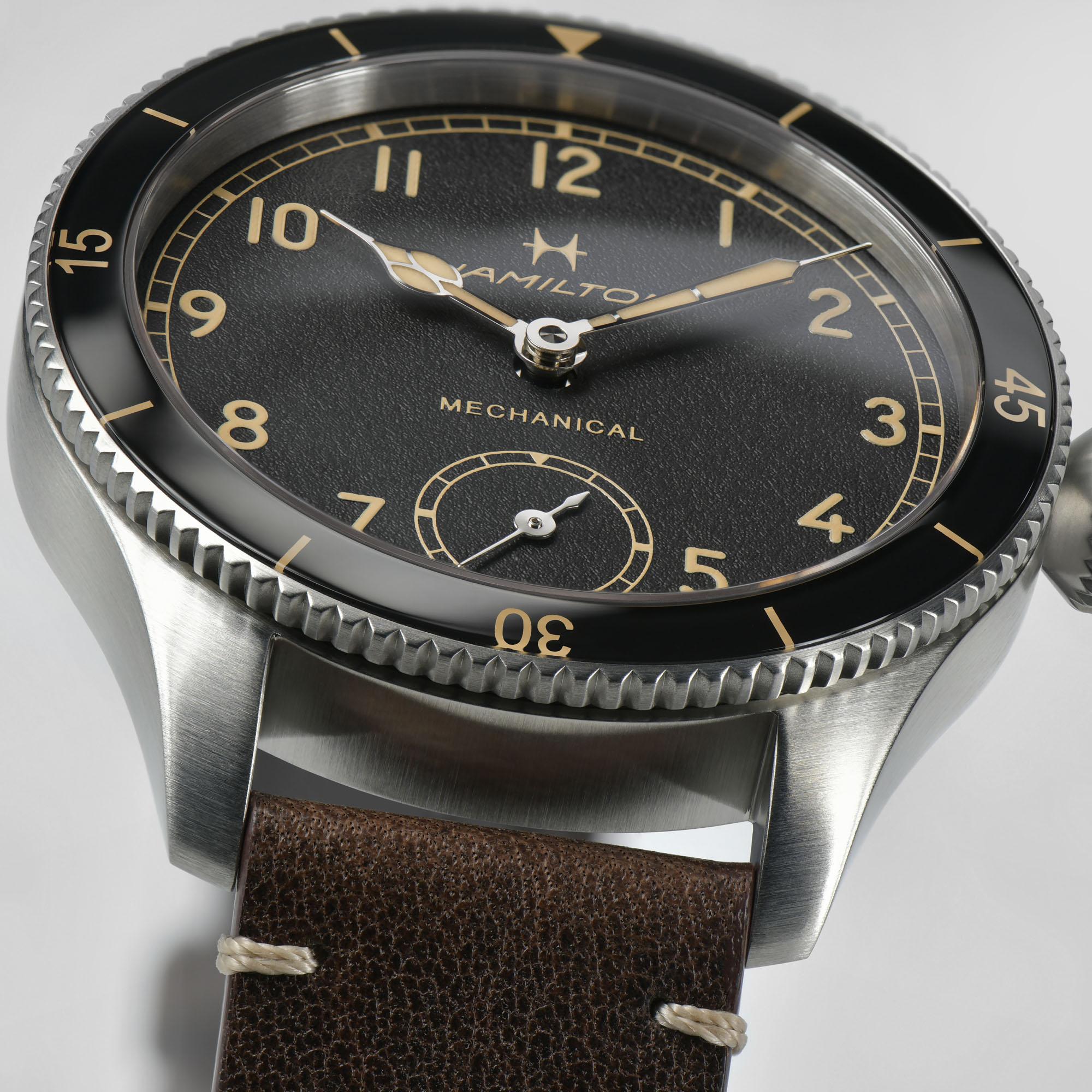 hamilton-khaki-aviationpilot-pioneer-h76719530